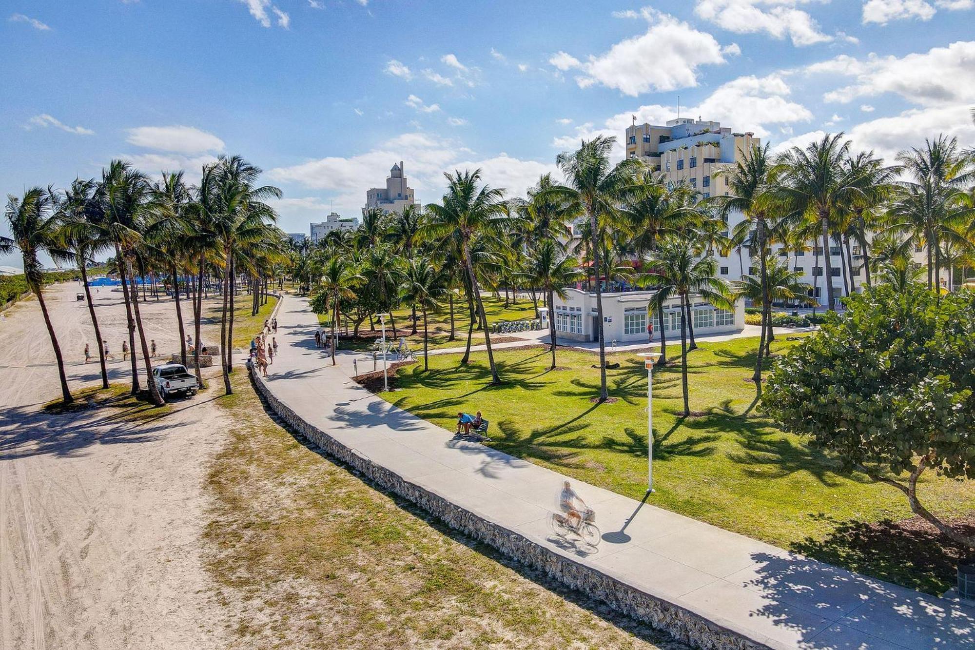 Apartamento Ocean Drive Deco W/2 Queen Beds, Steps 2