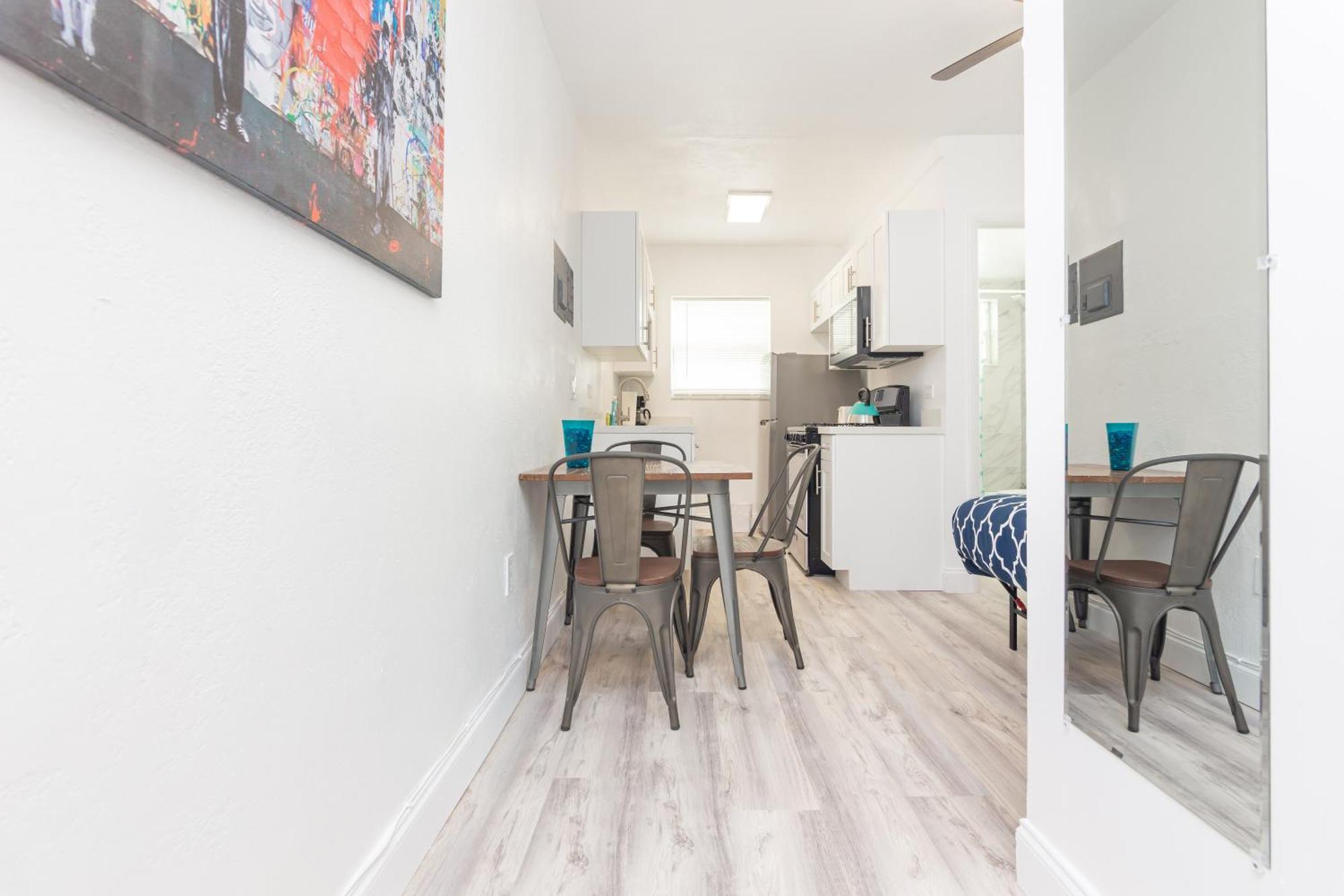 Ocean Drive Deco W/2 Queen Beds, Steps 2 Apartamento *